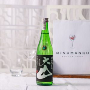 Ohyama Tokubetsu Junmai Japanese Sake 720ML